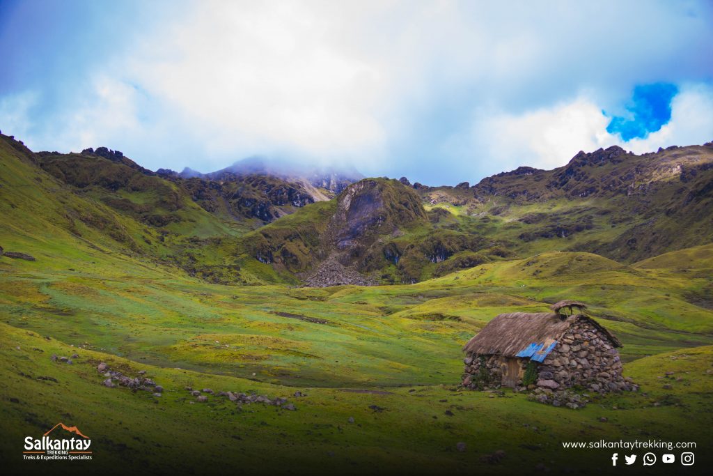 Pirqa, little house in Lares