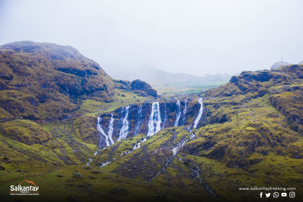 Qanchispaccha waterfall in Lares trail