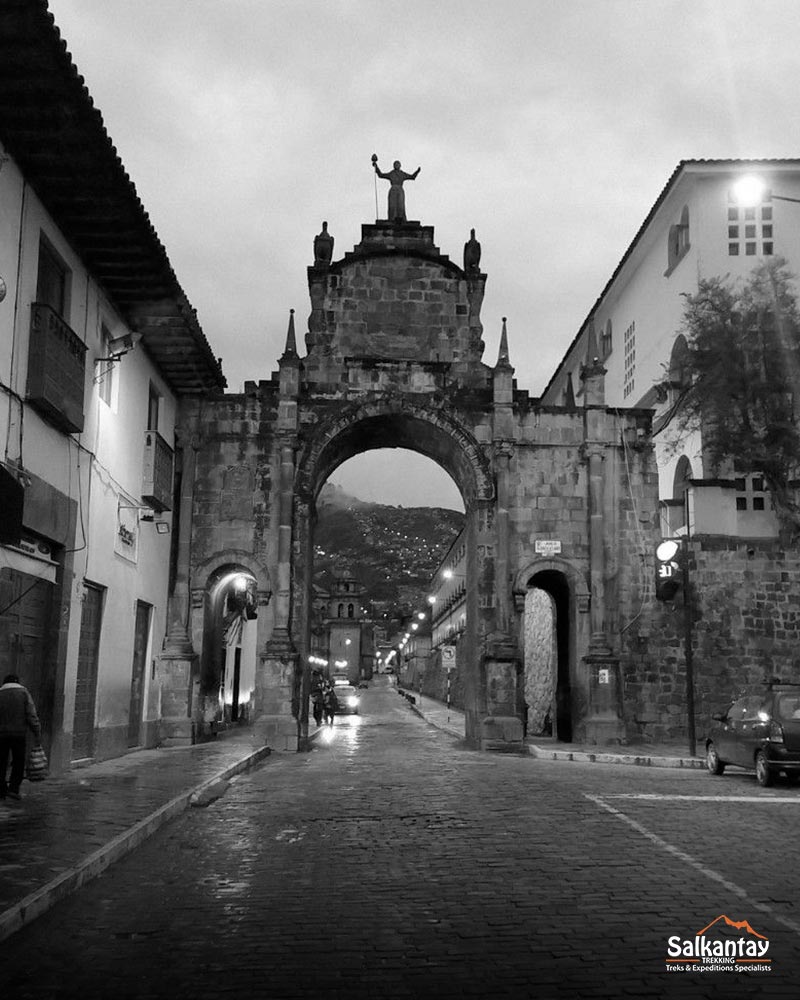 Old picture of treets of Cusco