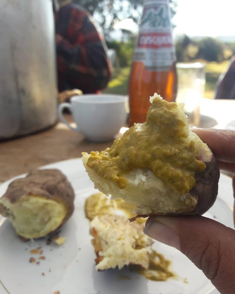 You can eat these potatoes made in huatia with chile pepper