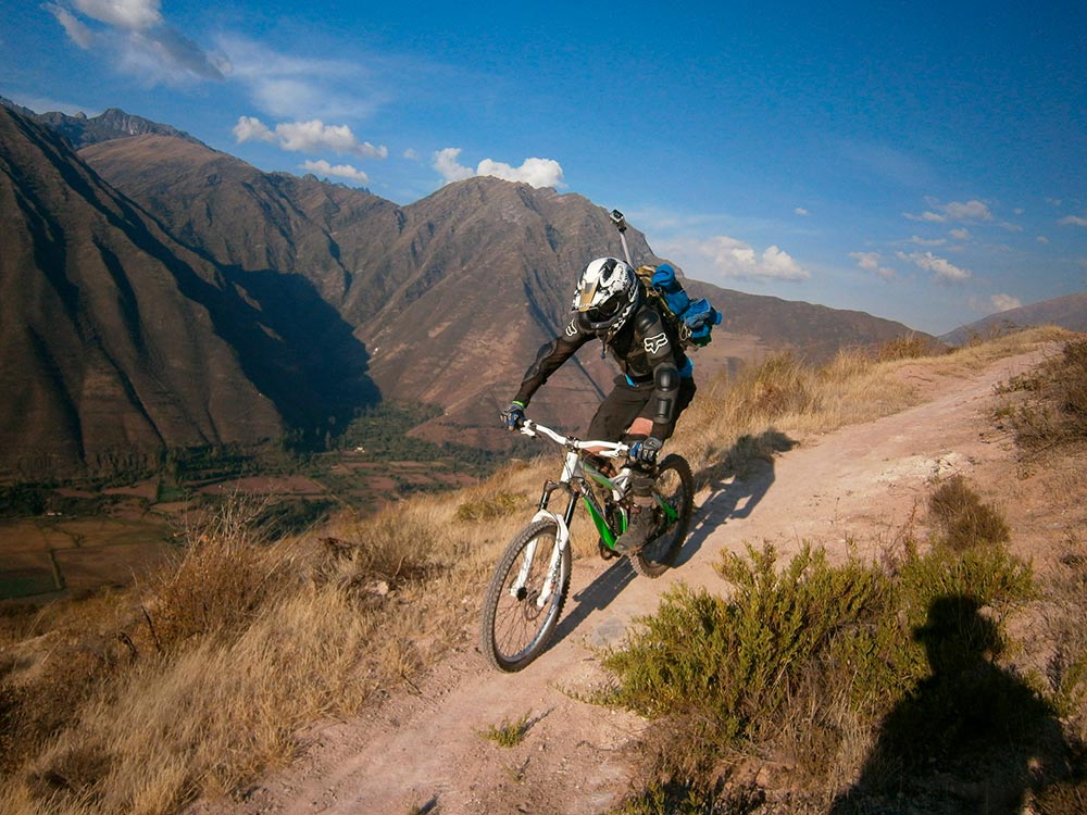 love-routes-amazingly-beautiful-andes-mountain-biking