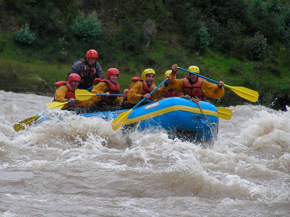 urubamba-river-offers-great-experience-doing-rafting