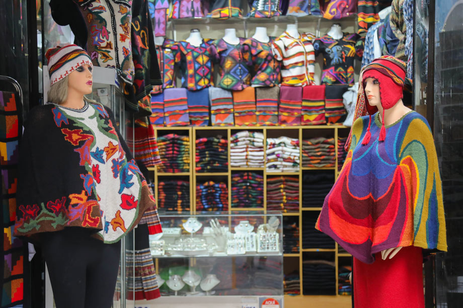 Baby alpaca clothes, artisan products in Cusco