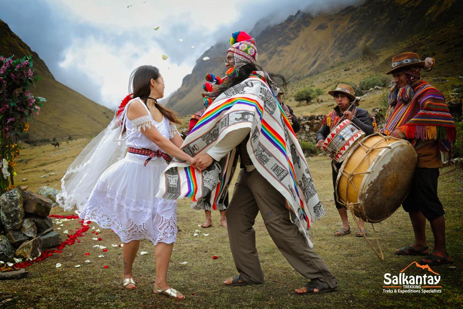 Renew your vow get married in Humantay Lake