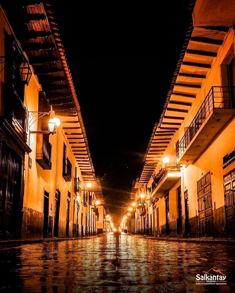 Cusco street at night