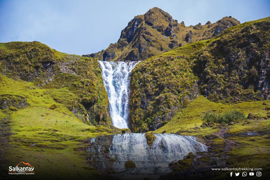 I Should choose the Lares Trek