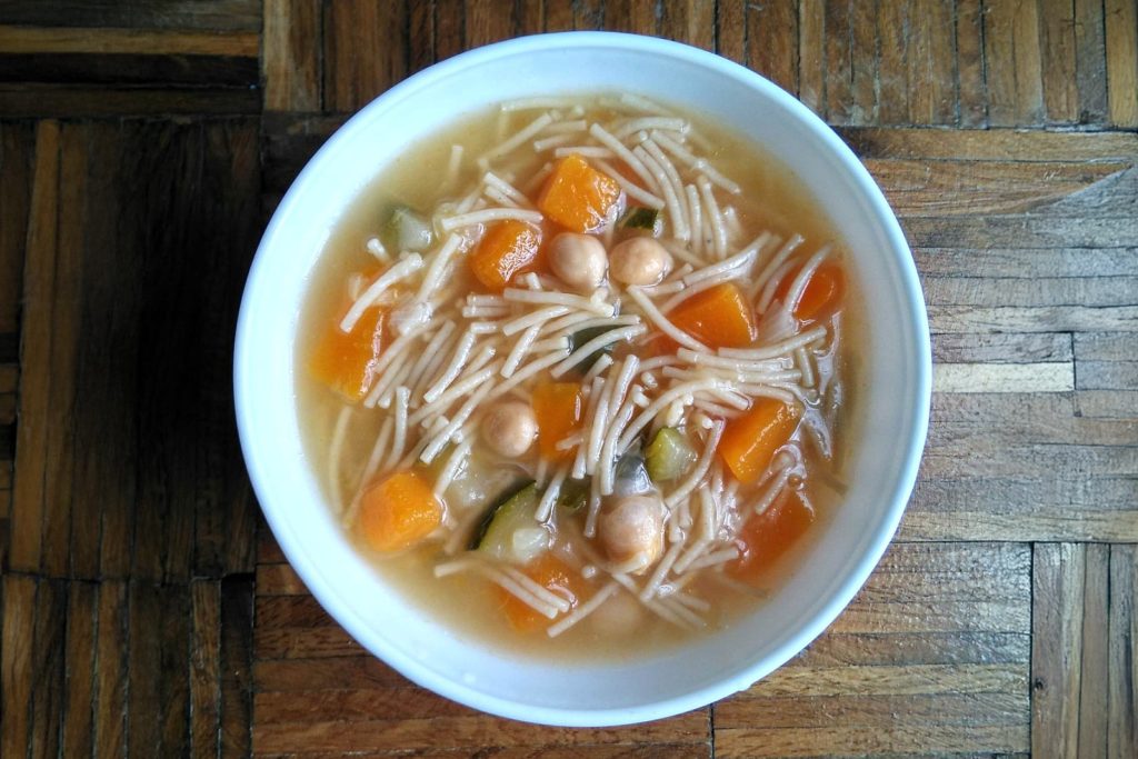Instant noodle soup with beans