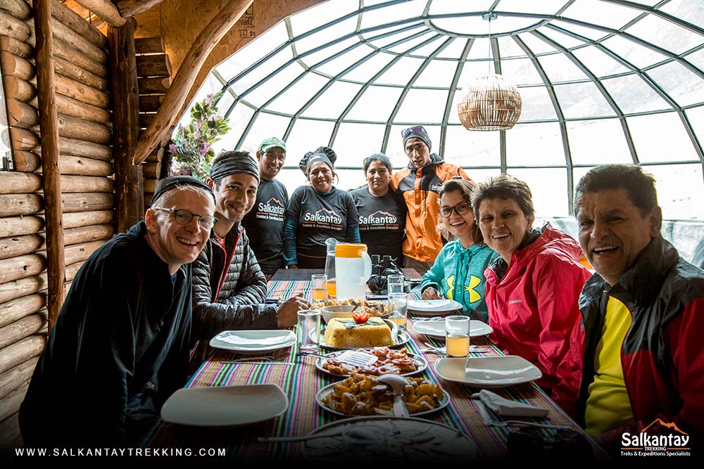 Tourists enjoying the delicious food prepared by our Andean chefs