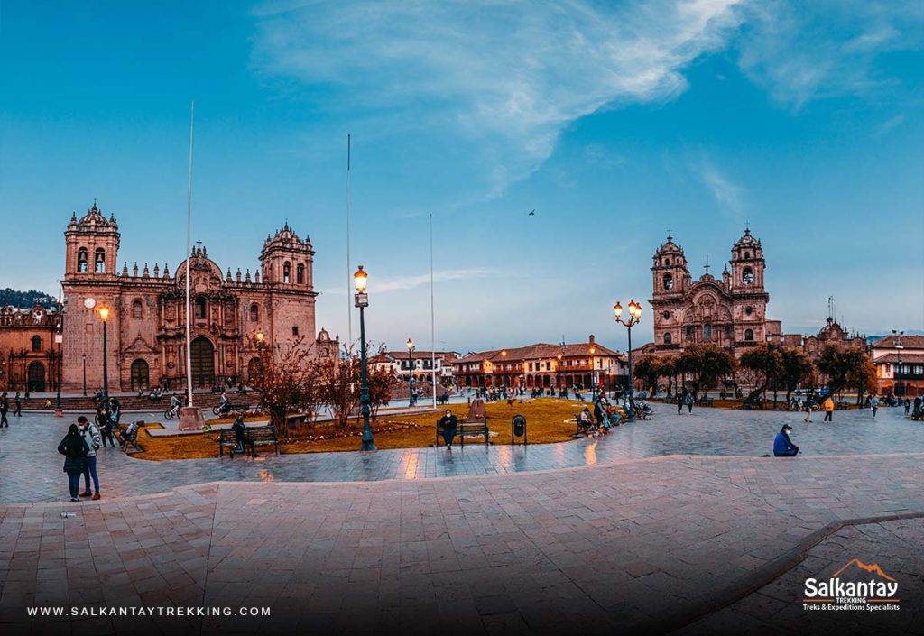 Cusco's Plaza de Armas is a place where you can relax and enjoy its old buildings.