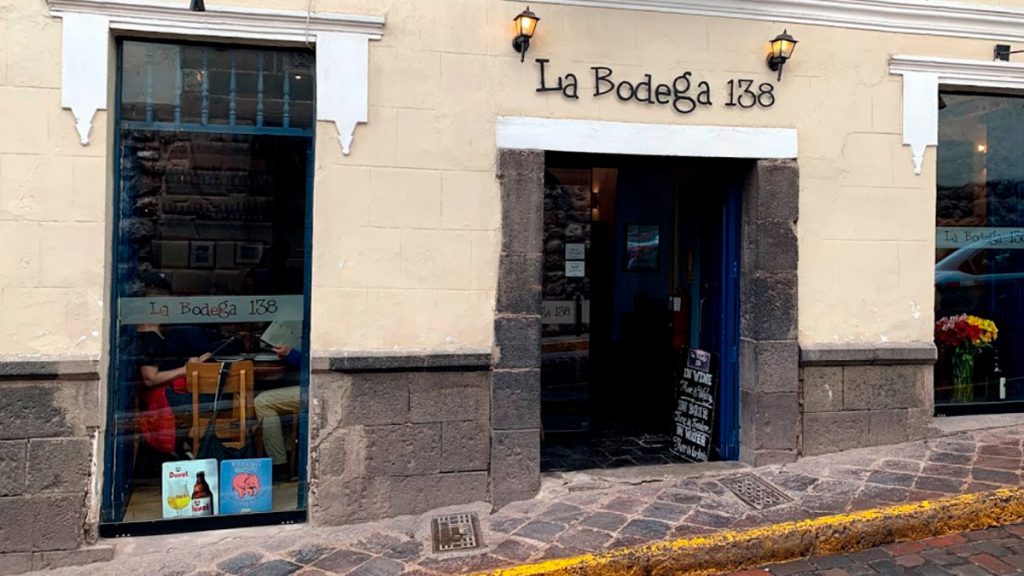 In La Bodega you will find the best pizzas, pastas, creams and salads of Cusco. A place to eat deliciously, laugh and always want to return.