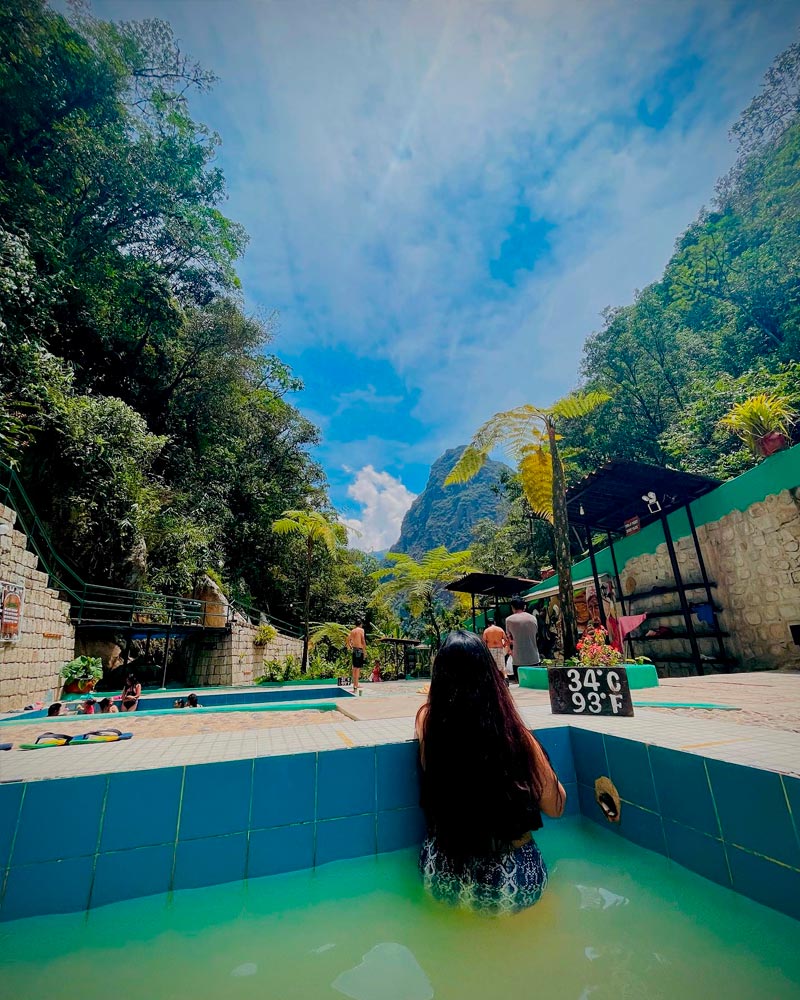 Aguas Calientes | @_andrearojash