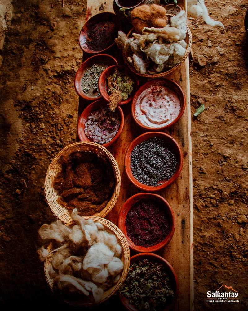 Materials for the Andean weaving process in Chinchero