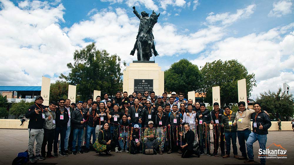 Group of guides in Tupac Amaru square