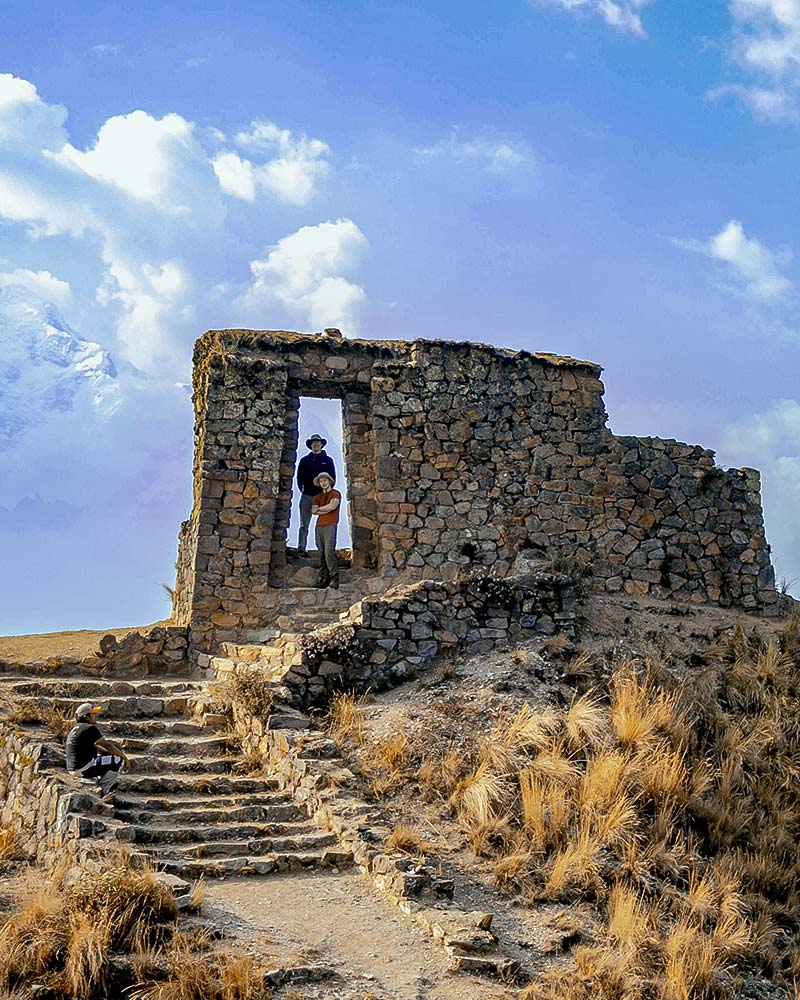 Tourists at Inti Punku on the Inca Quarry Trail