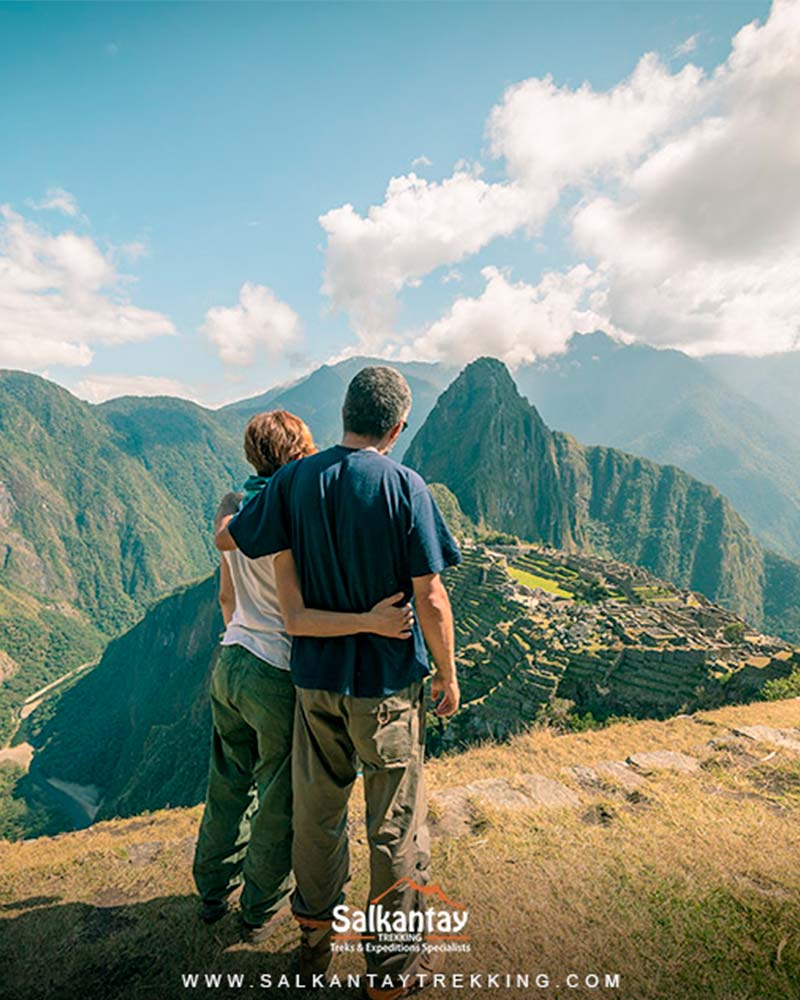 People rushing Machu Picchu