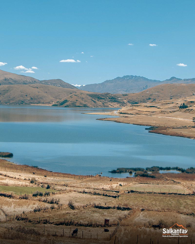 Panoramic photo of the Pampamarca lagoon.