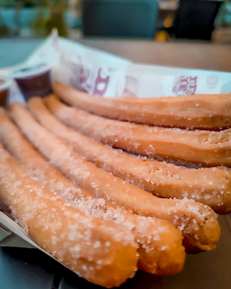 Peruvian churros at street food carts | Photo by @quechurrotpp