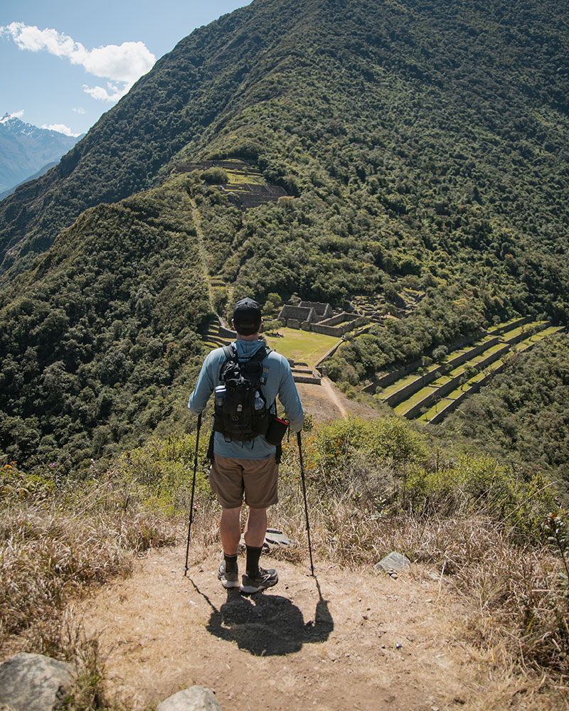 Tourist posing at the classic Choquequirao viewpoint