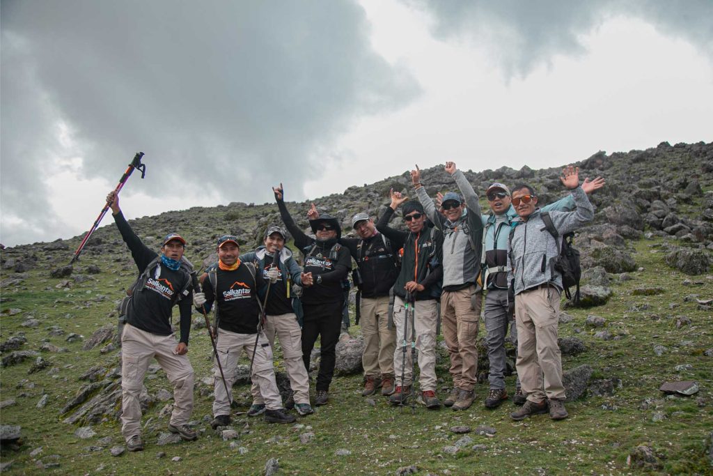Salkantay Trekking guide group