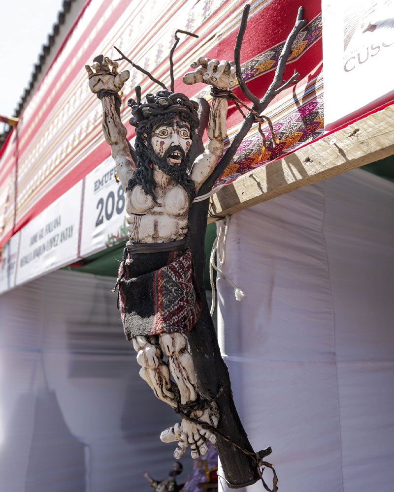 Art in the Santurantikuy Fair for Christmas season in Cusco