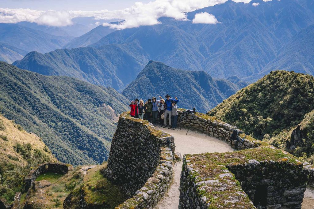 Tourists in Runkuracay, along the Inca Trail