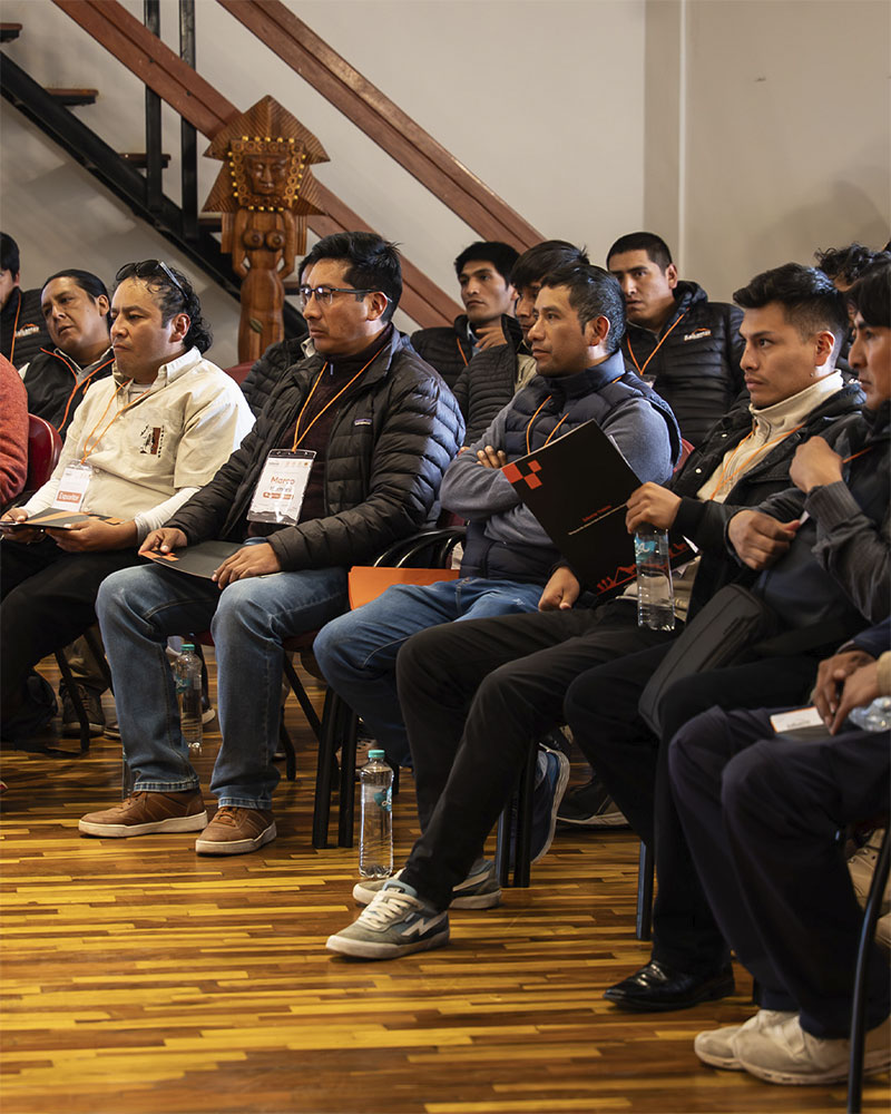 Training for Salkantay Trekking tour guides at the Regional Office of Tourism and Foreign Trade (GERCETUR)