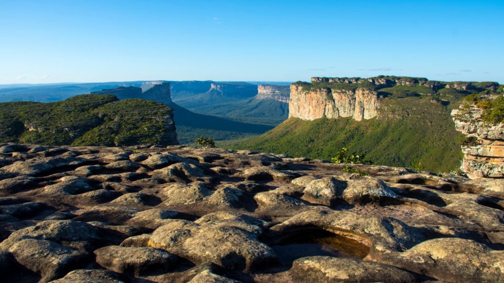 A dramatic view of the vast tablelands and deep canyons of Chapada Diamantina National Park.