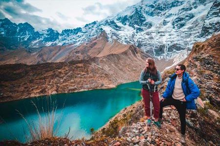 Two tourists impressed with the best hiking routes in Cusco