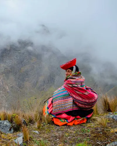 Photo of an Andean lady in the mountains of Lares
