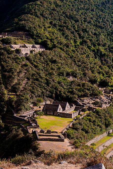 Heading to the fascinating archaeological complex of Choquequirao